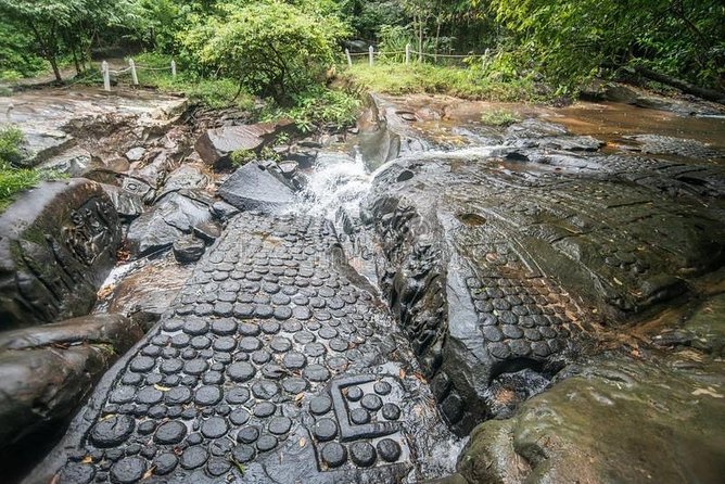 Full-Day Kbal Spean & Banteay Srei Tours - Highlights of Kbal Spean