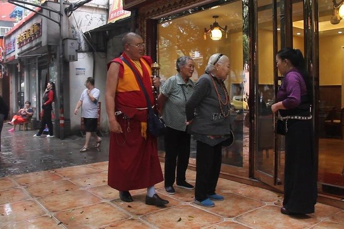 Full Day Leshan Buddha and Tibetan Culture Experience Tour - Itinerary
