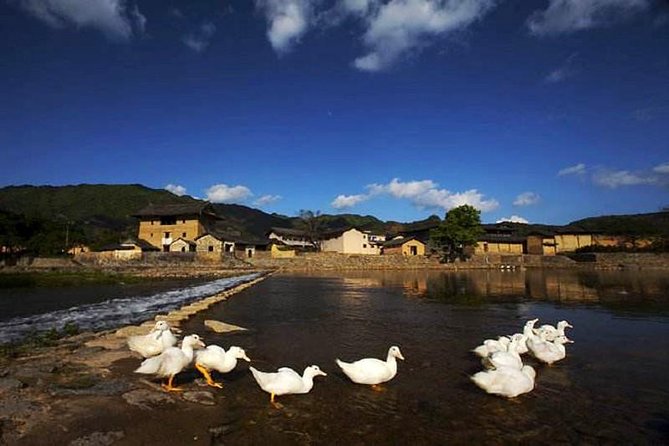 Hakka Tulou Village and Yun Shui Yao Water Town Private Day Trip From Xiamen - Itinerary Overview