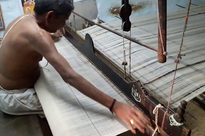 Half-Day New Delhi Khadi and Handicraft Private Tour - Itinerary Overview