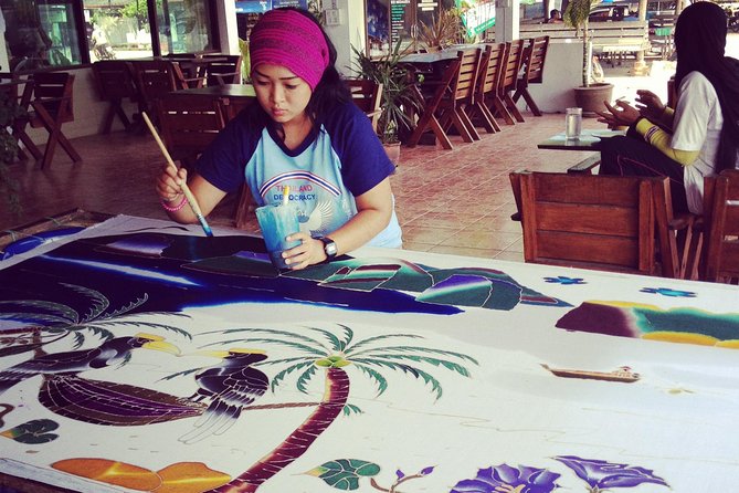 Kuala Lumpur Suburbs and Batu Caves Tour - Selangor Craft Experience
