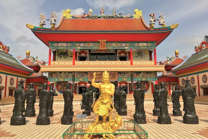 Pattaya Selfie City & Temple Tour by Songthaew (Local Transportation) - Transportation Details