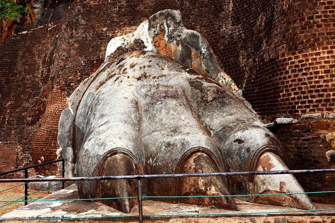 Private Day Tour to Historical Sites (Sigiriya & Dambulla) From Negombo - Important Reminders