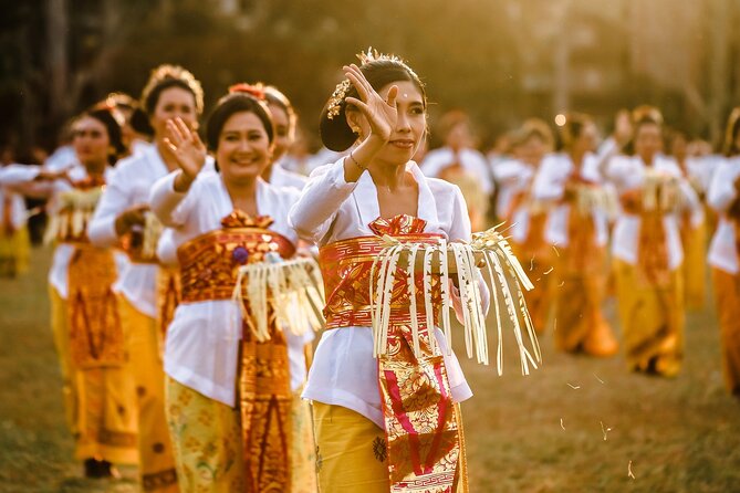 Private Guided Romantic Walking Tour of Bali - Romantic Stops