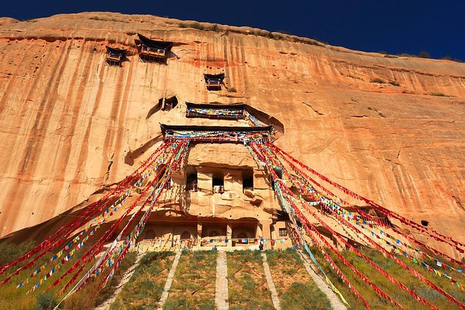 Private Hiking Tour: Pingshanhu Grand Canyon and the Horse Hoof Temple Grottoes - Meeting and Pickup: Pickup Points, Start Time at 08:30 Am