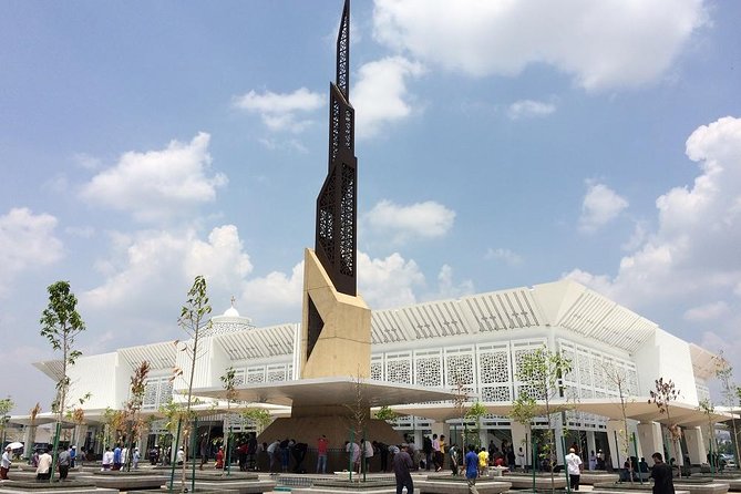 Putrajaya Tour From Kuala Lumpur - Transportation Details