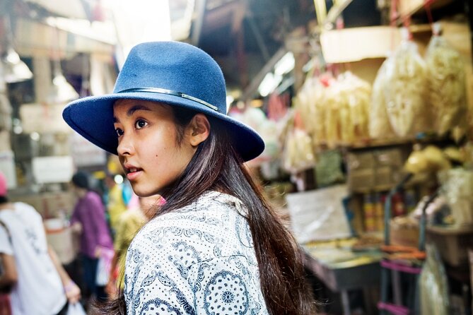 Shopping Culture Experience Tour in Mumbai - Meeting Points