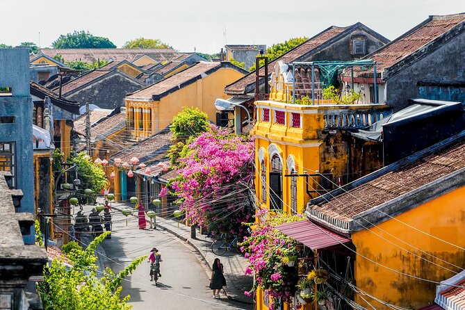 Shuttle Bus From Hoi an Back to Da Nang Train Station - Amenities and Additional Services