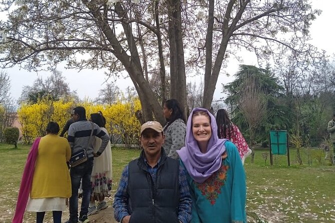 Srinagar- Transfers+Hotel+Sightseeing - Private Transportation Details