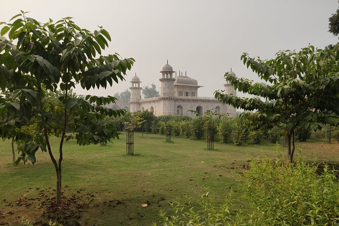 Turn Up For A Visit To Taj Mahal And Unexplored Marvellous Monuments - Accessibility Information