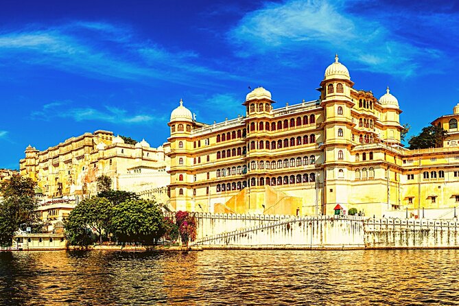 Udaipur Palaces and Lakes From Mumbai With Flights: Private Luxury Tour - Inclusions and Additional Info
