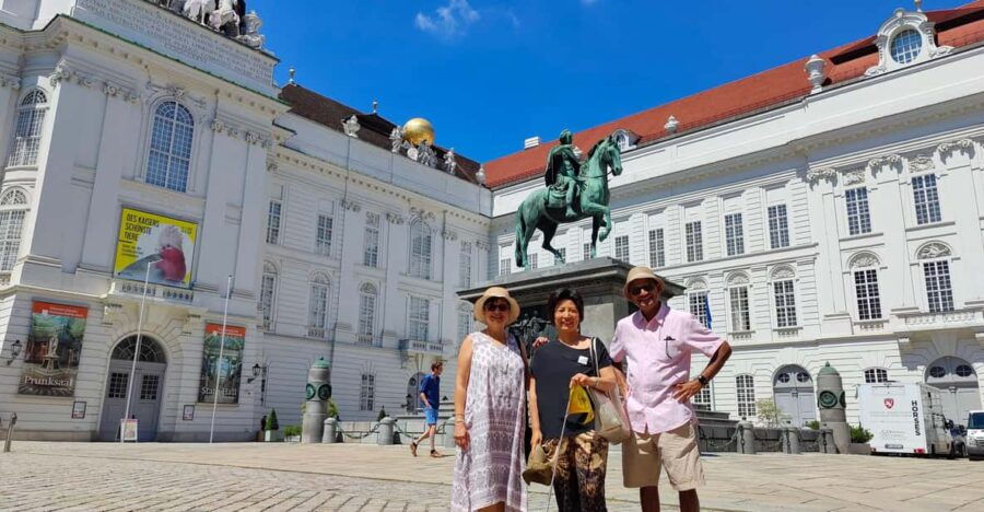 Vienna: Small Group (Max 8) Highlight Tour – Yue Walk
