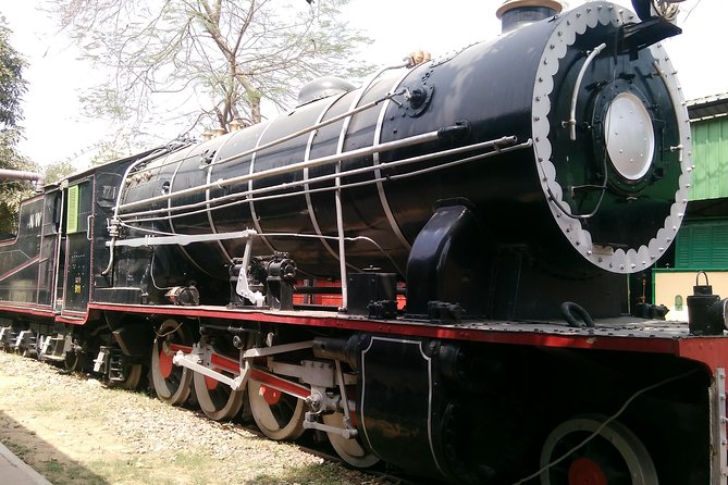 Visit to Rail Museum or Dolls Museum With India Gate (Private Hotel Transfers) - Meeting and Pickup Instructions