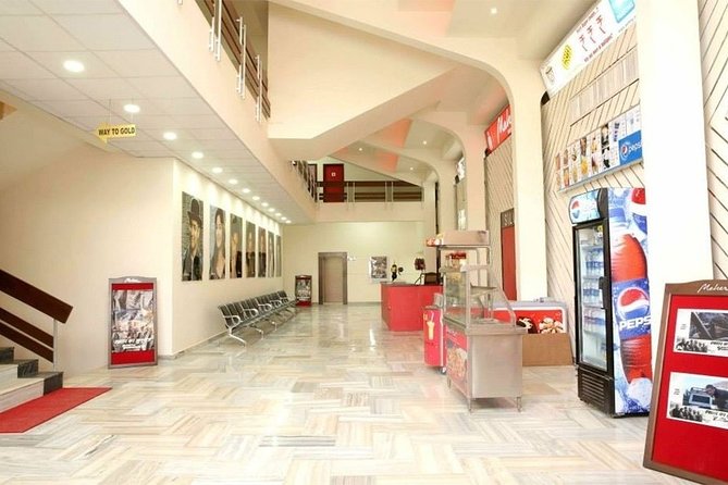 Watch Bollywood Movie With Dinner in Agra - Inclusions and Exclusions