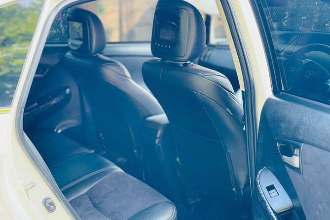 Wilpattu to Colombo Airport Departure Transfer - Vehicle Details