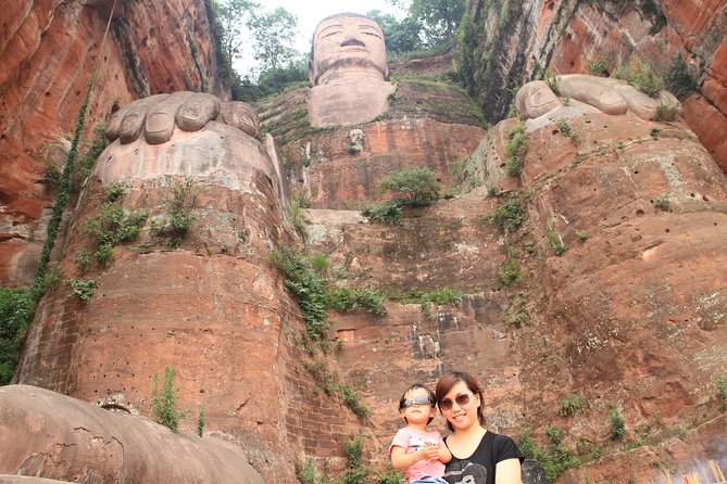 1-Day Chengdu Private Tour to Leshan Buddha,Hot Pot Dinner & Sichuan Opera Show - Sichuan Opera Show