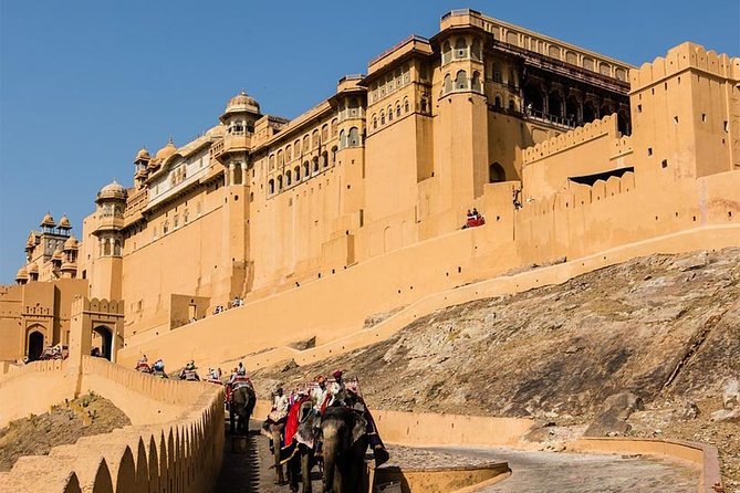 Abhaneri Step Wells Day Tour With Lunch - What To Expect