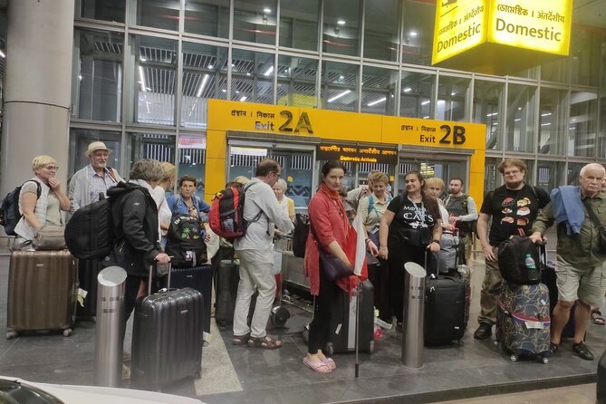 Airport Pick up With Assistance - Booking and Pricing Details