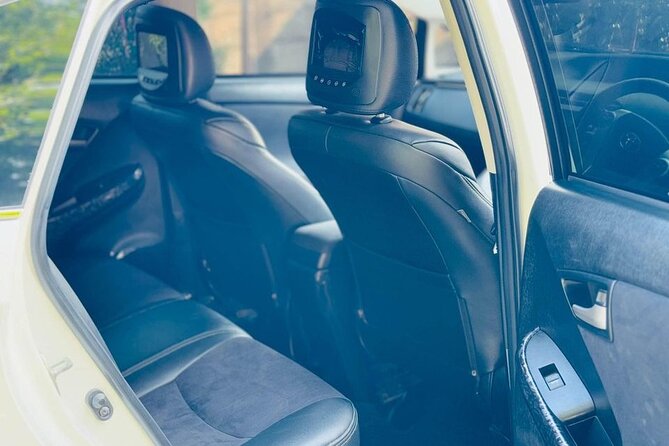 Airport Taxi Transfers From Colombo Airport to Kandy - Communication and Confirmation Details