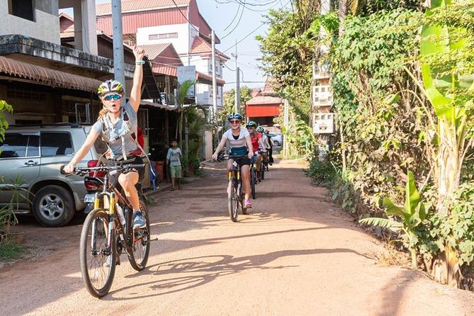 Angkor Wat & Bayon:: the Smiling Temple Bike Tour - Additional Info
