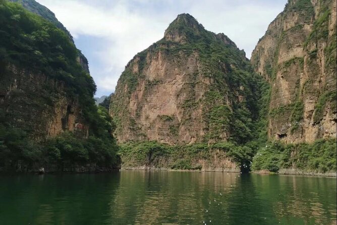 Beijing Outskirts Tour to Long Qing Gorge (cruise) and Ding Tomb - Local Lunch Inclusion