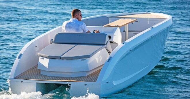 Boat Rental in Santa Maria Di Leuca · Mana 23 (2024) - Tour Duration and Schedule