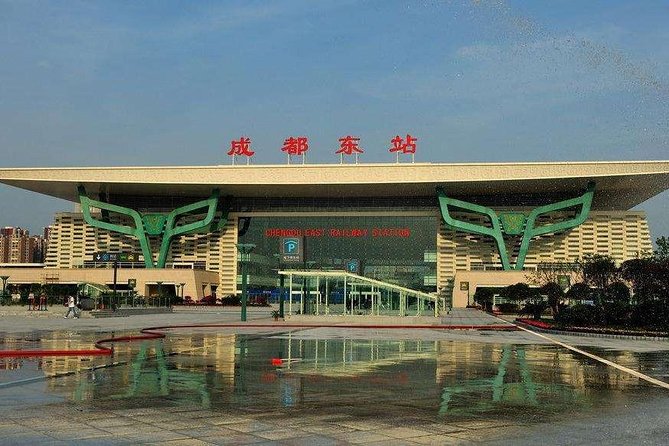Chengdu Railway Station Pick up and Leshan Buddha Day Tour - Accessibility