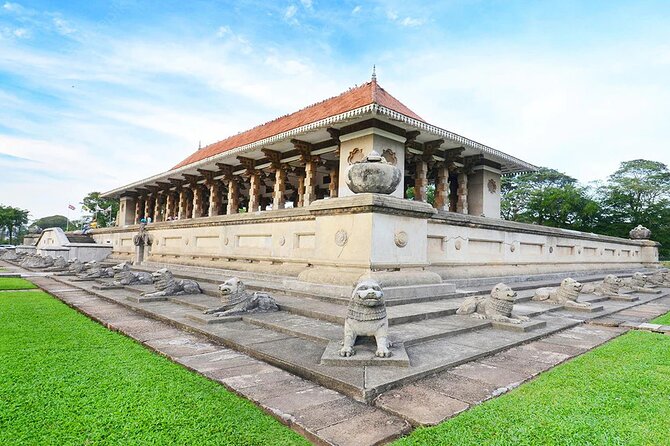 Full-Day Private Car Sightseeing Tour in Colombo - Pickup