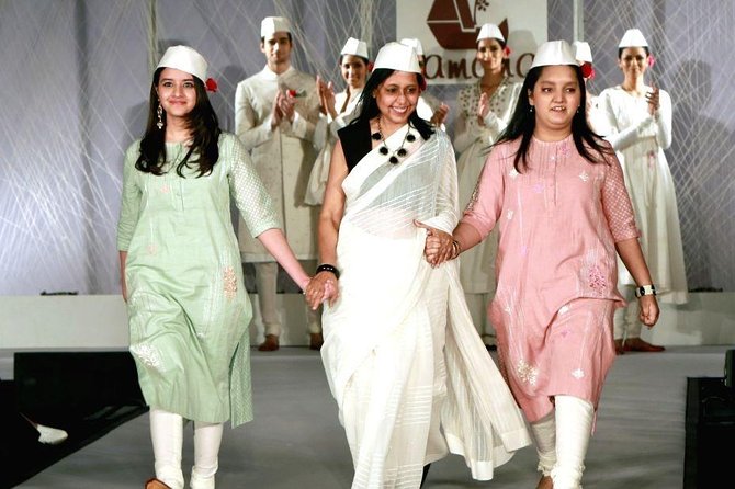 Half-Day New Delhi Khadi and Handicraft Private Tour - Handicraft Shopping Experience