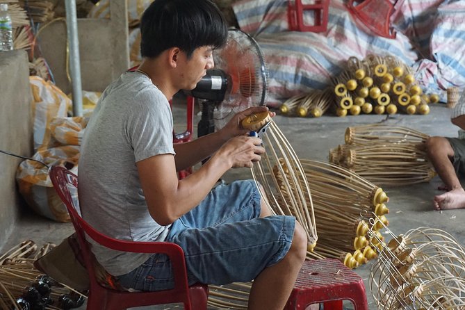 Hoi an Lantern Making and Tra Que Vegetable Village Cycling Tour - Start Time and Location