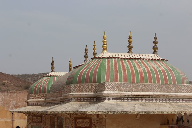 Iconic Forts of Jaipur With a Visit to Handicraft Emporium - Jaigarh Fort: The Fort of Victory