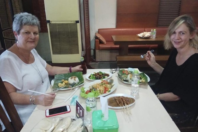 Jakarta Amazing Tour With Lunch Local Food - Pickup Information