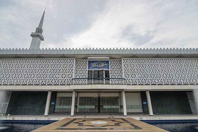 Kuala Lumpur City Tour With Petronas Twin Tower Tickets - The Sum Up