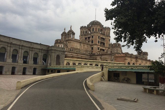 La Martiniere Decoded - The Sum Up