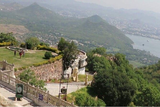 Monsoon Palace Fort Visit With Lunch - Price and Booking Details