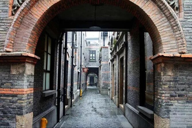 Private Layover Tour of Shanghai Tower and Other Iconic Attractions With Pickup - Lowest Price Guarantee