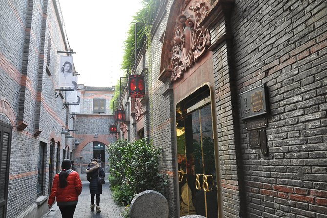 Private Tour:Shanghai Museum,the Bund,Yuyuan Old Street&Sunset in Shanghai Tower - Price and Reservation Information
