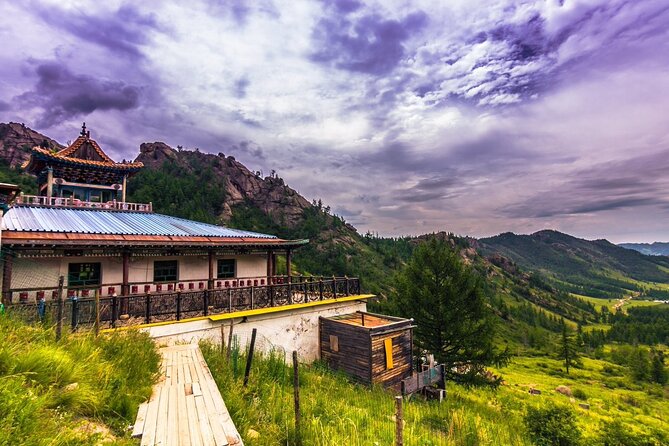 1 Day Chinggis Khaan Statue & Terelj National Park Private Tour - Booking Options