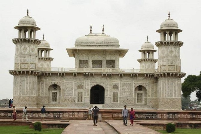 10 Nights / 11 Days - Taj Mahal With Central India Package - Booking Information