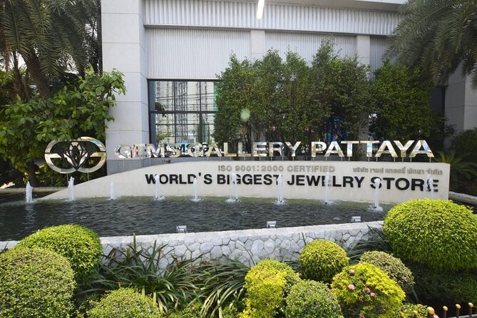 6 Hour Private Selfie City Tour in the Landmark of Pattaya - Accessibility Information