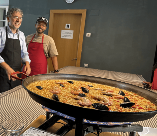 Barcelona: Seafood Paella ★Maestro★ & Tapas & Sangria - Hands-on Paella Cooking