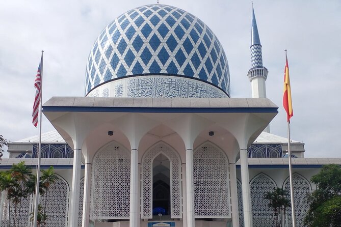 Blue Mosque and Batu Caves Private Tour From Kuala Lumpur - Operator Information