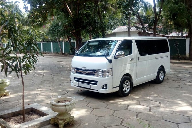 Colombo Airport (CMB) to Santani Wellness Resort & Spa, Kandy Private Transfer - Pickup Point Options