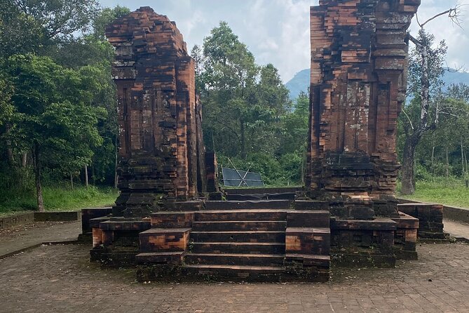 Deluxe Small Group Tour: My Son Holyland & Hoi An River Cruise - Pickup Details