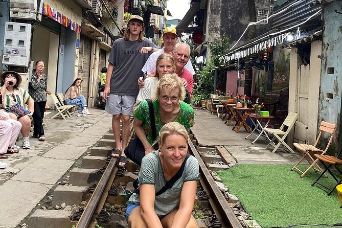 Hanoi Jeep Tour With Sightseeing, Street Food and Train Street - Street Food Delights