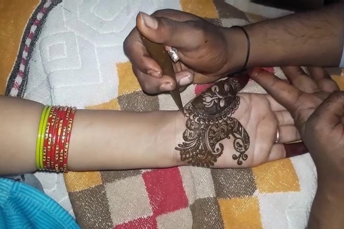 Henna Application Session With Dinner - Additional Information