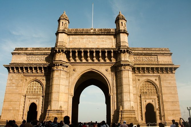 Mumbai Airport Transfers : Mumbai City to Mumbai Airport BOM in Business Car - Infant Seat Availability