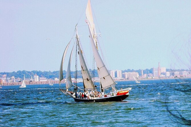 Private 2-Hour Beginner Power Boating Course In Mumbai Harbor - Group Size and Fitness Level