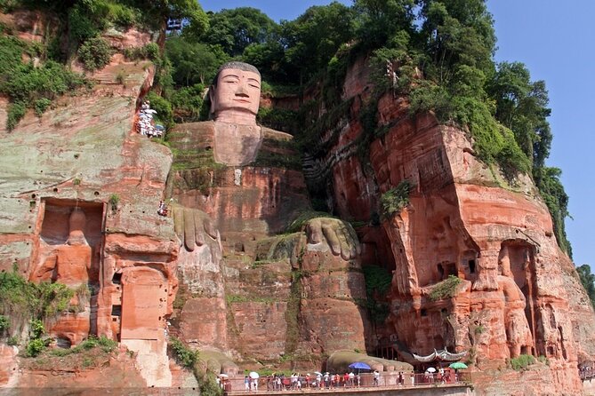 Private Day Tour to Chengdu Panda Base and Leshan Giant Buddha - Tour Itinerary
