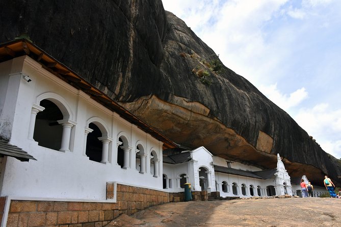 Private Day Tour to Historical Sites (Sigiriya and Dambulla) From Colombo - Accessibility Details